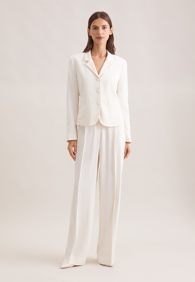 Taillierter Blazer mit abnehmbarer Blüte in Weiß |  Seidensticker Onlineshop