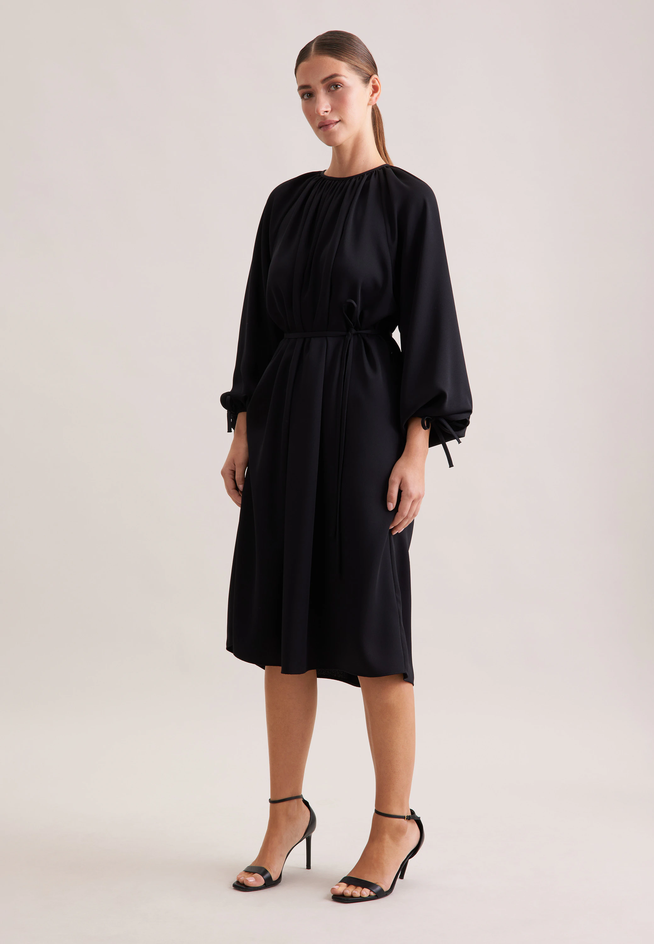 Raglankleid mit Schleifendetail Schwarz