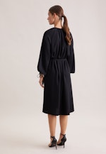 Raglankleid mit Schleifendetail in Schwarz |  Seidensticker Onlineshop