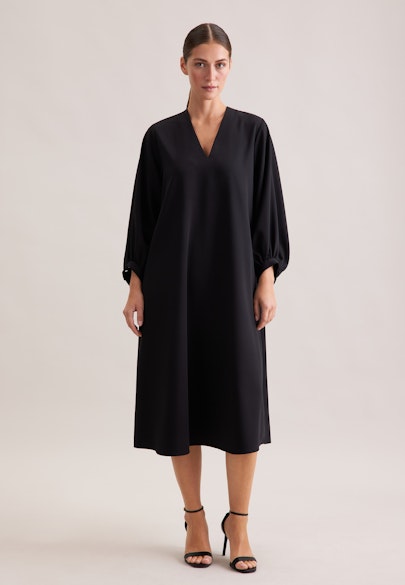Fließendes Blusenkleid mit V- Ausschnitt in Noir |  Seidensticker Onlineshop