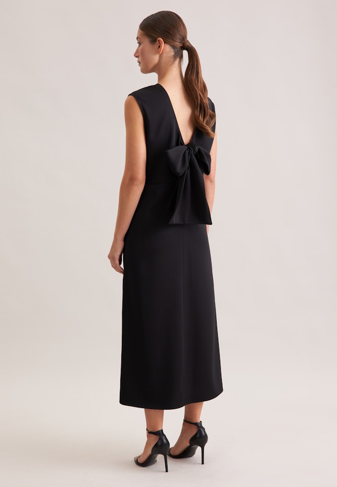 Langes Kleid mit Rückenausschnitt in Schwarz | Seidensticker Onlineshop