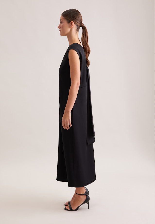Fließendes Kleid mit Rückenausschnitt und Schleifendetail in Schwarz |  Seidensticker Onlineshop