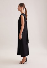 Fließendes Kleid mit Rückenausschnitt und Schleifendetail in Schwarz |  Seidensticker Onlineshop