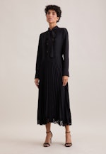 Kleid mit Spitzendetail und Plissee in Schwarz |  Seidensticker Onlineshop