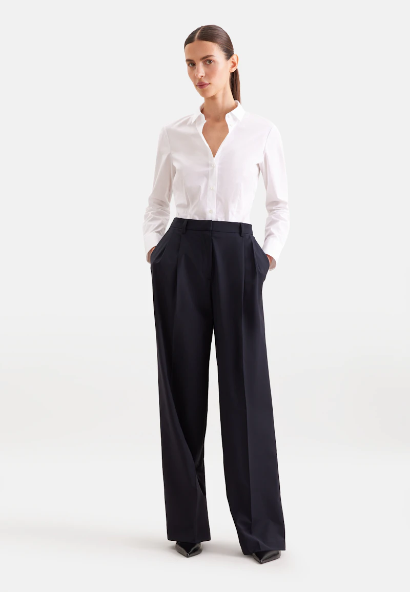 Bundfaltenhose aus einer Wollmischung