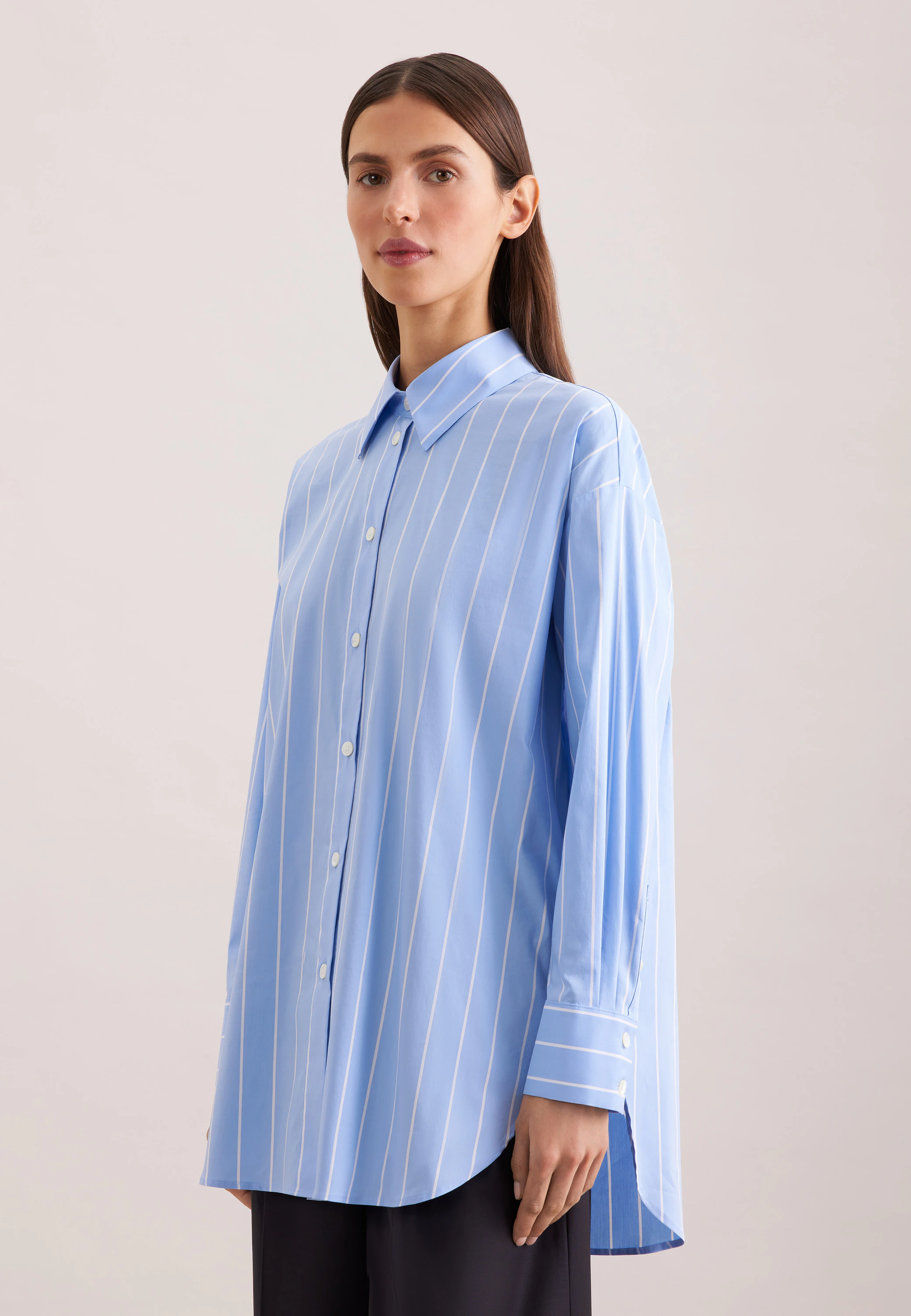 Oversized Hemdbluse mit tiefer Passe und Stretchanteil Blau 38