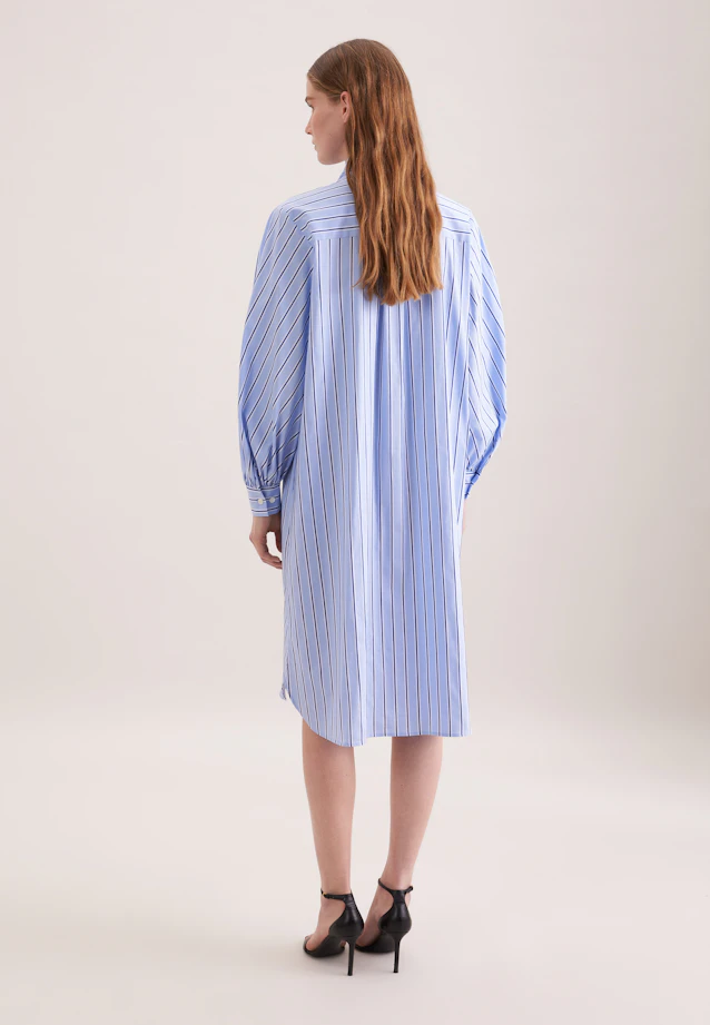 Schalkragenkleid mit Volumenärmel in Bleu Clair |  Seidensticker Onlineshop