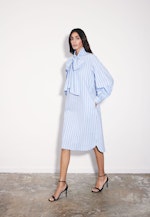 Schalkragenkleid mit Volumenärmel in Hellblau |  Seidensticker Onlineshop