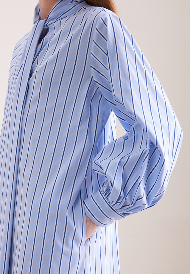 Schalkragenkleid mit Volumenärmel in Hellblau |  Seidensticker Onlineshop