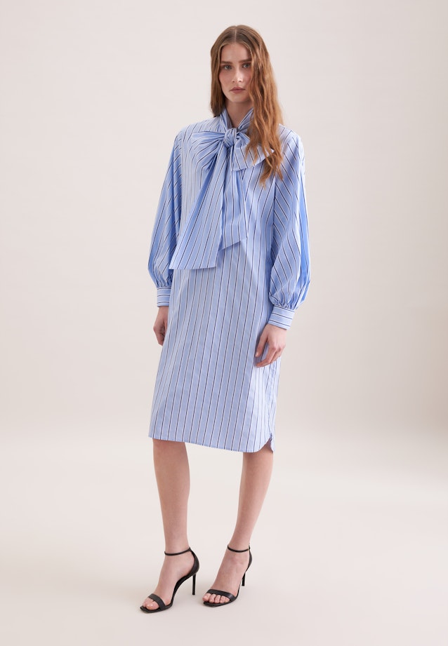 Schalkragenkleid mit Volumenärmel in Hellblau |  Seidensticker Onlineshop