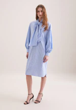 Schalkragenkleid mit Volumenärmel in Bleu Clair |  Seidensticker Onlineshop