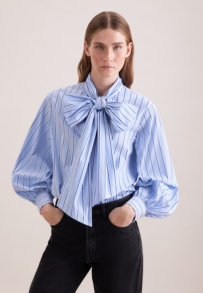 Schalkragenbluse mit Volumenärmel in Hellblau |  Seidensticker Onlineshop