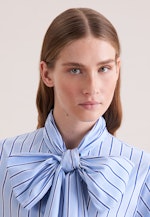 Schalkragenbluse mit Volumenärmel in Hellblau |  Seidensticker Onlineshop