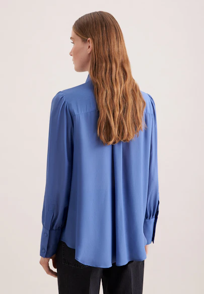 Hemdbluse mit abnehmbarer Schluppe in Mittelblau |  Seidensticker Onlineshop