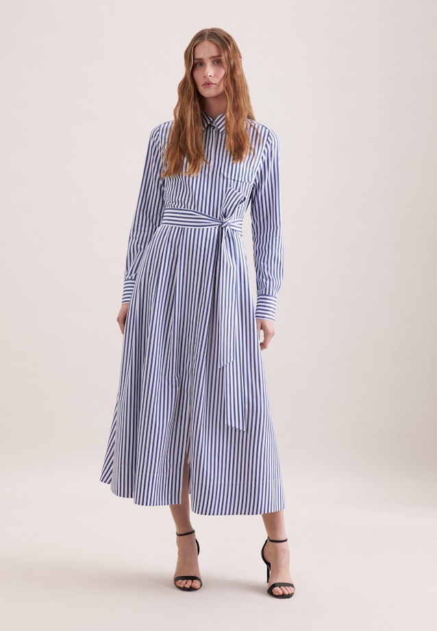 Weit schwingendes Hemdblusenkleid mit Bindegürtel, slim in Mittelblau |  Seidensticker Onlineshop