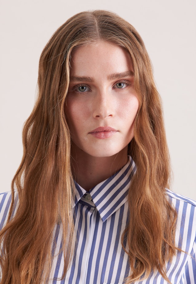 Weit schwingendes Hemdblusenkleid mit Bindegürtel, slim in Mittelblau |  Seidensticker Onlineshop