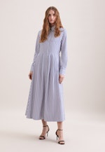 Weit schwingendes Hemdblusenkleid mit Taillenürtel in Mittelblau |  Seidensticker Onlineshop