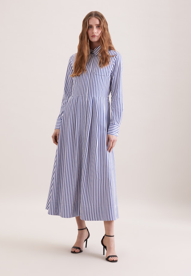 Weit schwingendes Hemdblusenkleid mit Bindegürtel, slim in Mittelblau |  Seidensticker Onlineshop