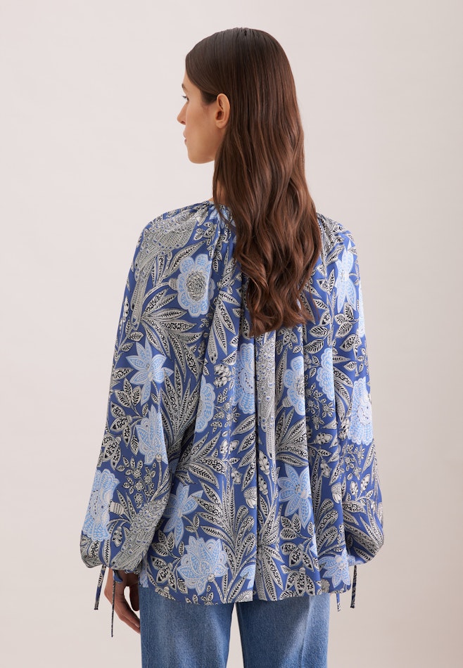 Satinierte Raglanbluse mit Schleifendetails in Mittelblau | Seidensticker online shop