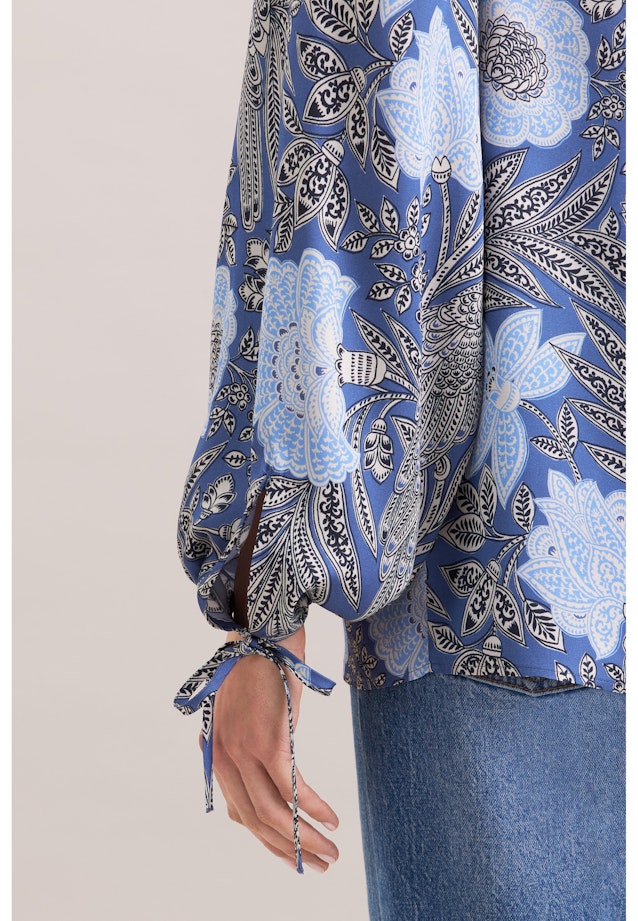 Satinierte Raglanbluse mit Schleifendetails in Mittelblau |  Seidensticker Onlineshop