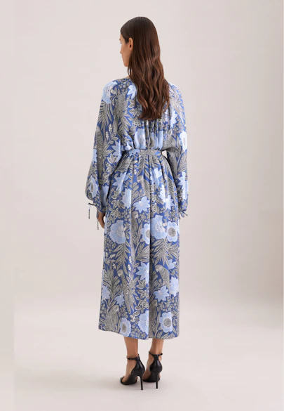 Satiniertes Raglankleid mit Schleifendetails und Taillengürtel in Mittelblau | Seidensticker Onlineshop