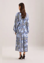 Satiniertes Raglankleid mit Schleifendetails und Taillengürtel in Mittelblau |  Seidensticker Onlineshop