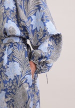 Satiniertes Raglankleid mit Schleifendetails und Taillengürtel in Mittelblau |  Seidensticker Onlineshop