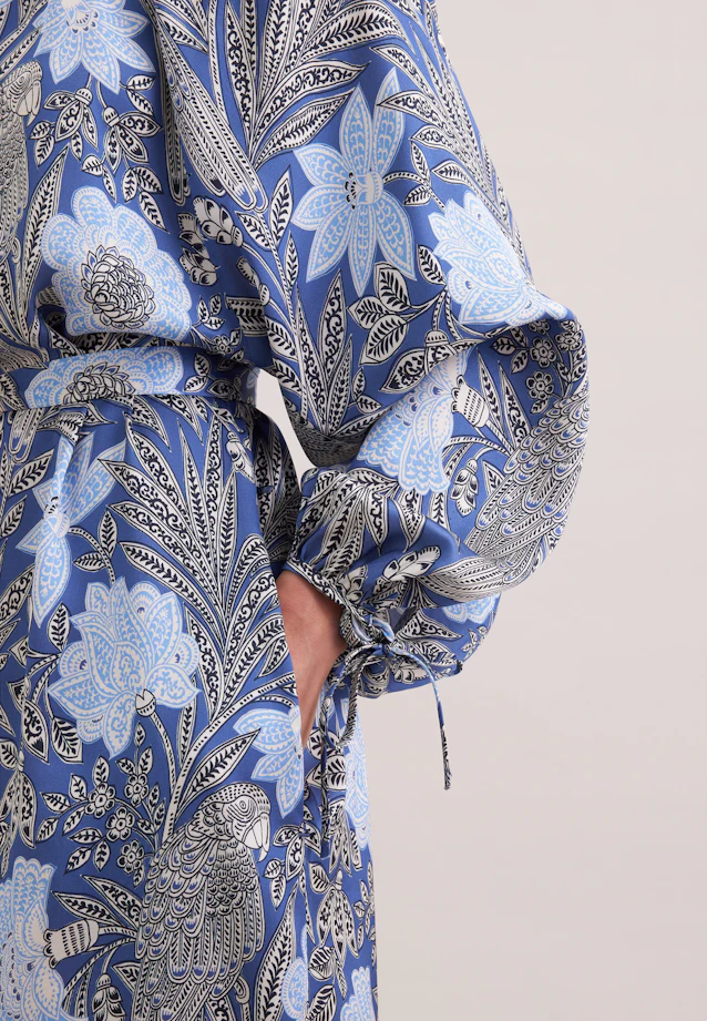 Satiniertes Raglankleid mit Schleifendetails und Taillengürtel in Mittelblau |  Seidensticker Onlineshop