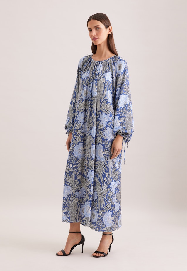 Satiniertes Raglankleid mit Schleifendetails und Taillengürtel in Mittelblau |  Seidensticker Onlineshop