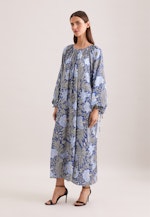 Satiniertes Raglankleid mit Schleifendetails und Taillengürtel in Mittelblau |  Seidensticker Onlineshop