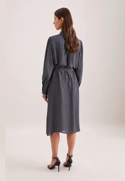 Gemustertes Hemdblusenkleid mit Taillengürtel in Dunkelblau |  Seidensticker Onlineshop