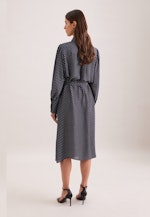 Gemustertes Hemdblusenkleid mit Taillengürtel in Dunkelblau |  Seidensticker Onlineshop