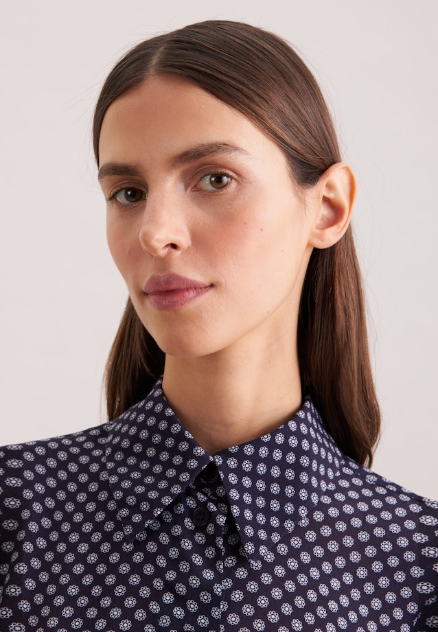 Gemustertes Hemdblusenkleid mit Taillengürtel in Dunkelblau |  Seidensticker Onlineshop