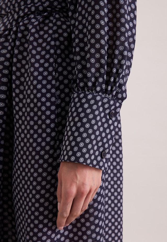 Gemustertes Hemdblusenkleid mit Taillengürtel in Dunkelblau |  Seidensticker Onlineshop