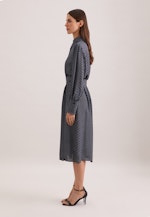 Gemustertes Hemdblusenkleid mit Taillengürtel in Dunkelblau |  Seidensticker Onlineshop