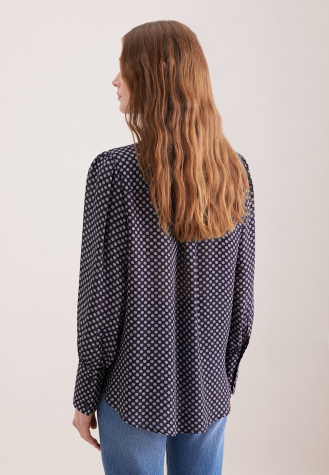 Gemusterte Hemdbluse mit abnehmbarer Schluppe in Dunkelblau | Seidensticker online shop