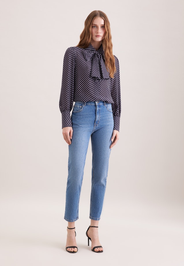 Gemusterte Hemdbluse mit abnehmbarer Schluppe in Dunkelblau |  Seidensticker Onlineshop