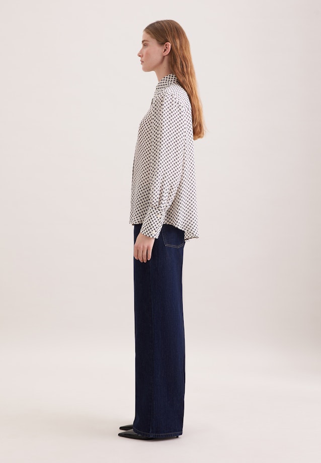 Gemusterte Hemdbluse mit abnehmbarer Schluppe in Weiß |  Seidensticker Onlineshop