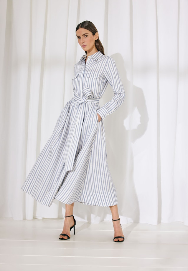 Weit schwingendes Hemdblusenkleid mit Bindgürtel aus Leinen Mix, slim in Mittelblau |  Seidensticker Onlineshop