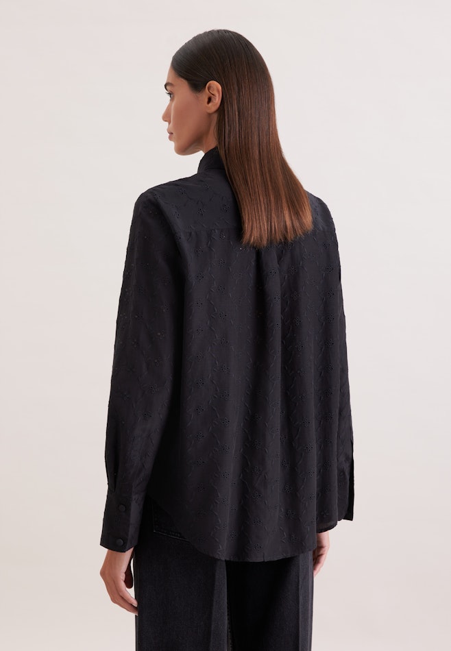 Hemdbluse in A- Linie aus Lochstickerei in Schwarz | Seidensticker online shop
