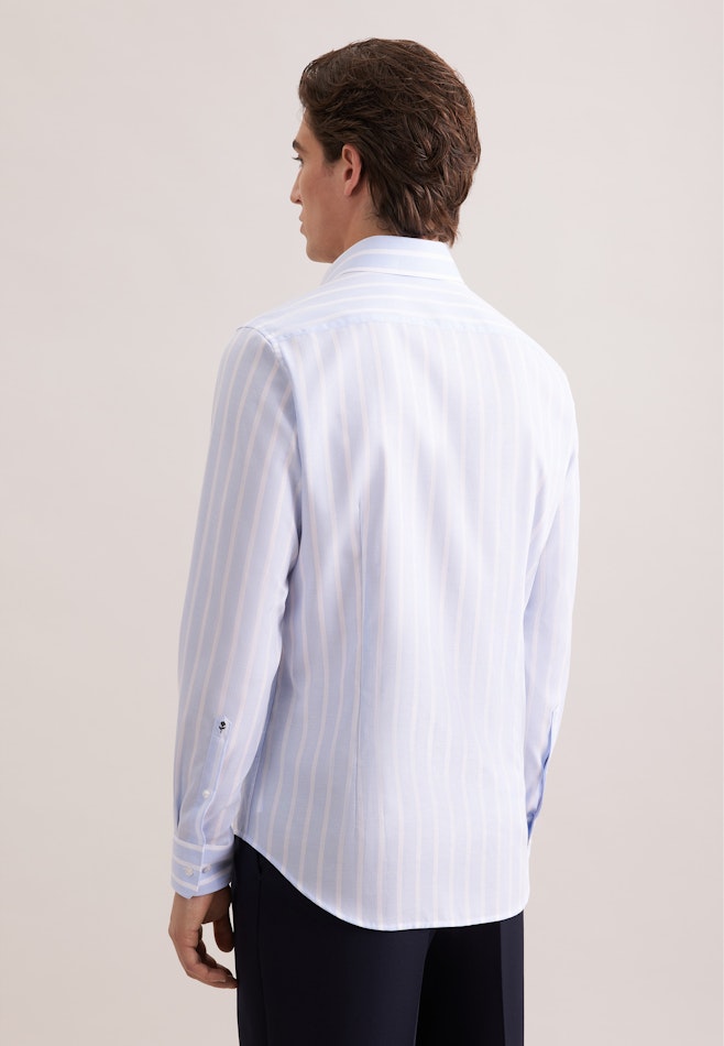 Shaped Chemise d'affaires Rayures dans Bleu Moyen | Boutique en ligne Seidensticker