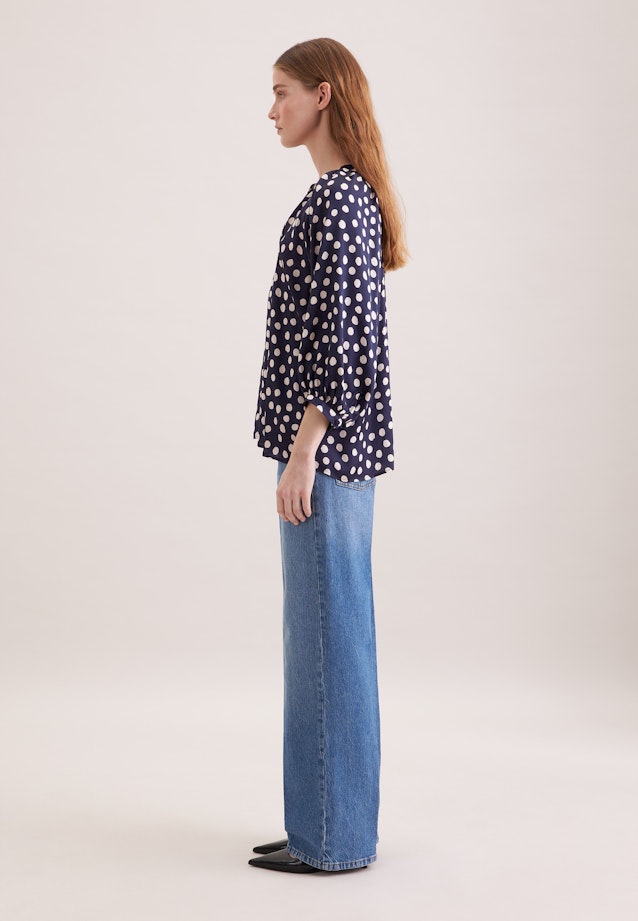 Satinierte Bluse mit Volumenärmeln in Dunkelblau |  Seidensticker Onlineshop