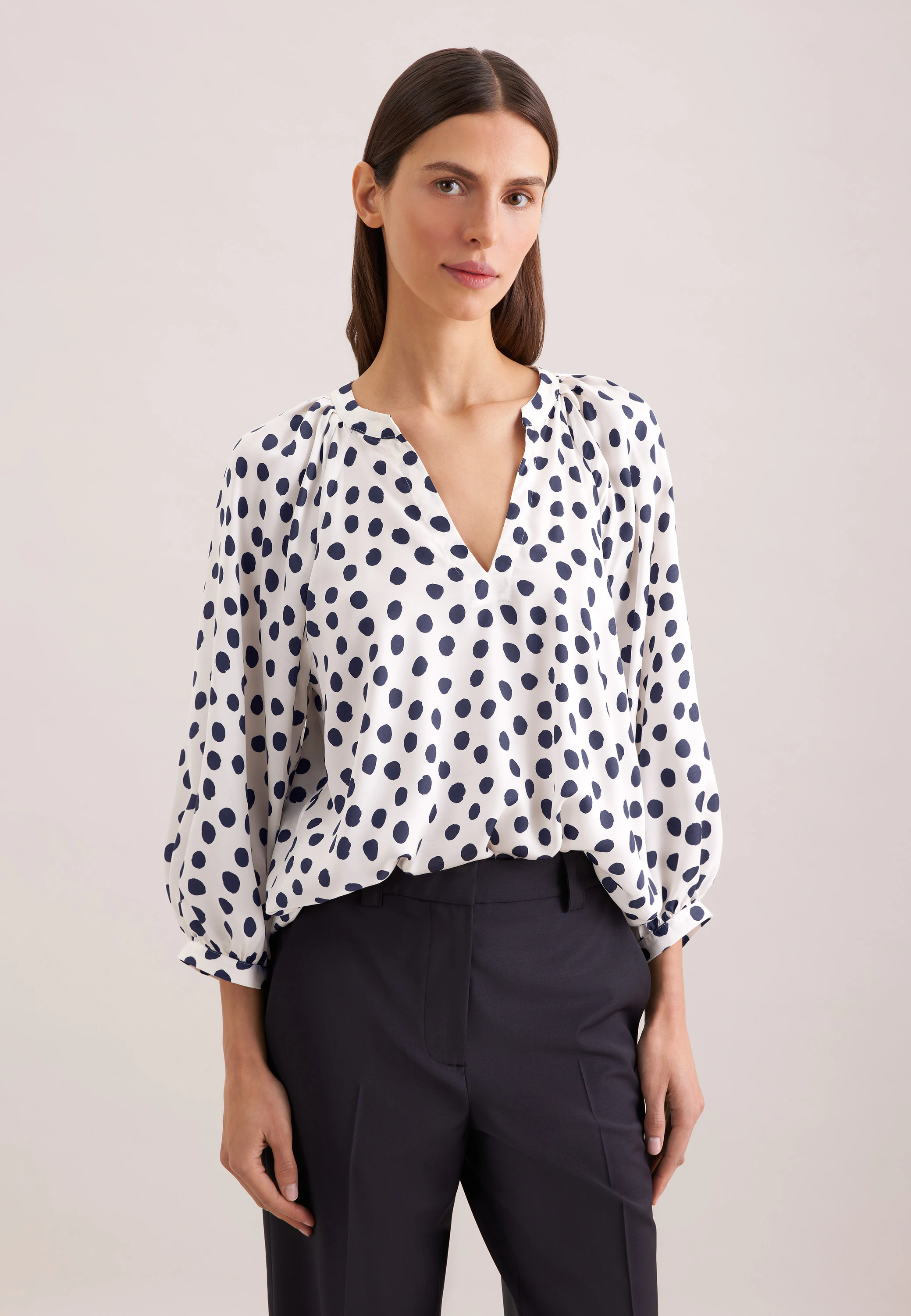 Satinierte Bluse mit Volumenärmeln Weiß 42