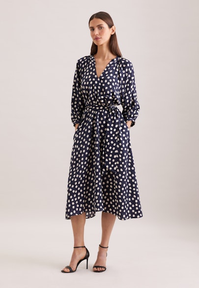 Satiniertes Kleid mit Volumenärmeln in Dunkelblau |  Seidensticker Onlineshop