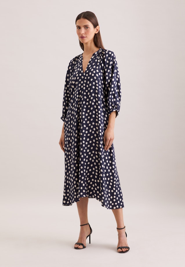 Satiniertes Kleid mit Volumenärmeln in Dunkelblau |  Seidensticker Onlineshop