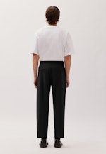 Chino Cropped mit Bundfalte in Schwarz |  Seidensticker Onlineshop