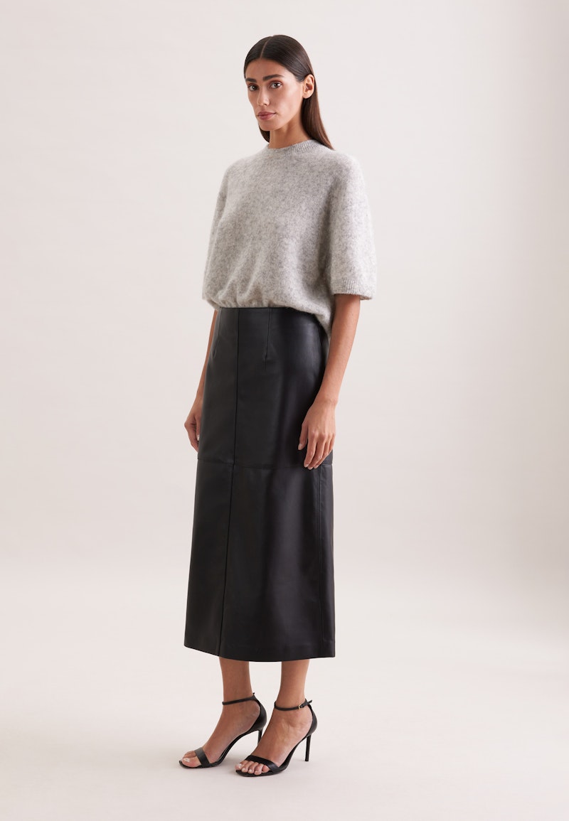 Rock aus 100% Leder mit Teilungsnähten