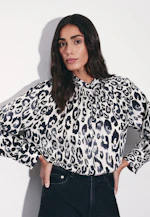 Satin raglan blouse with stand-up collar in Weiß |  Seidensticker Onlineshop