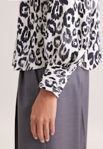 Satin raglan blouse with stand-up collar in Weiß |  Seidensticker Onlineshop