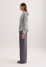 Satinierte Raglanbluse mit Stehkragen in Weiß |  Seidensticker Onlineshop